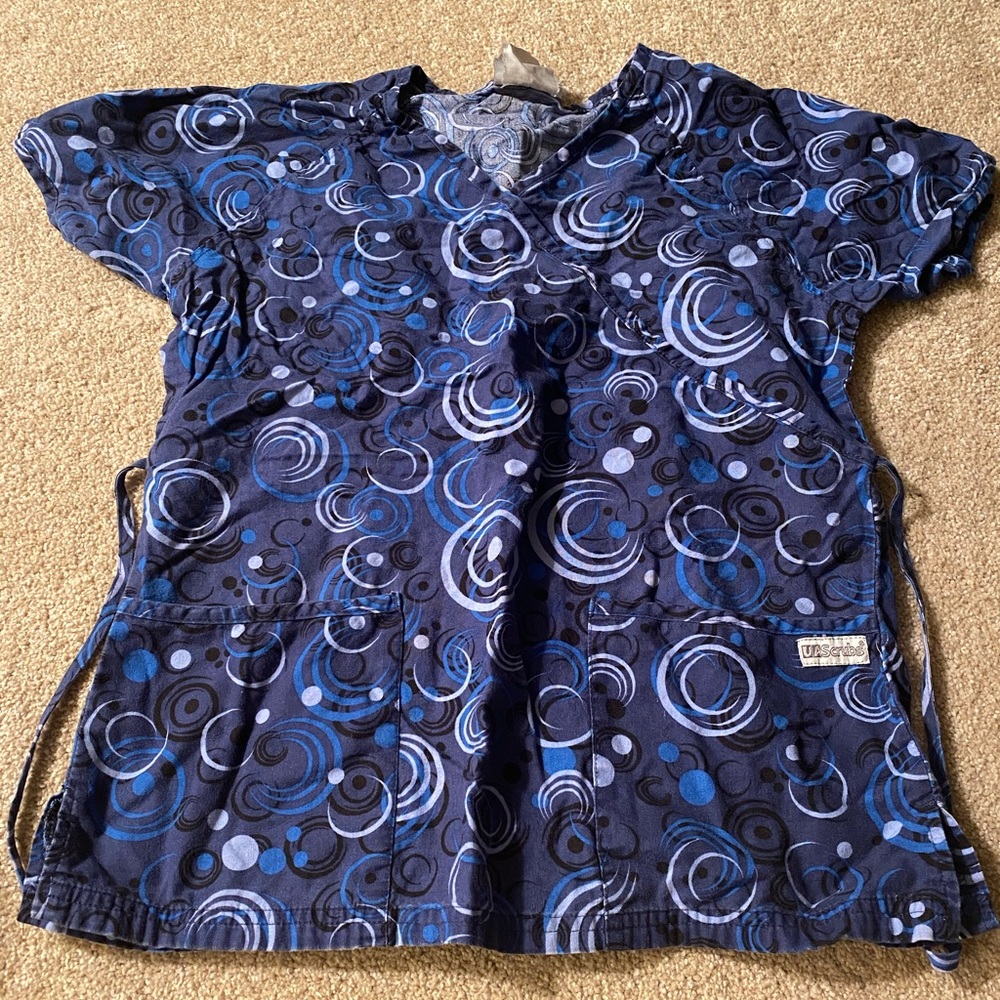 Scrub top